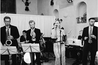 Live singer, saxophonist and trumpeter performing swing and soul wedding reception music in Gloucestershire, Sudeley Castle