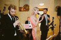 Live singer and trumpeter performing swing and soul wedding reception music in Gloucestershire, Sudeley Castle
