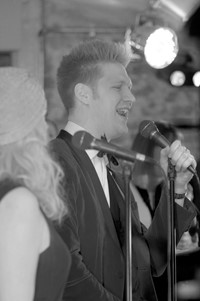 Live music at Derbyshire wedding reception