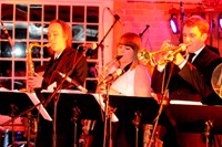 Live music at Derbyshire wedding reception