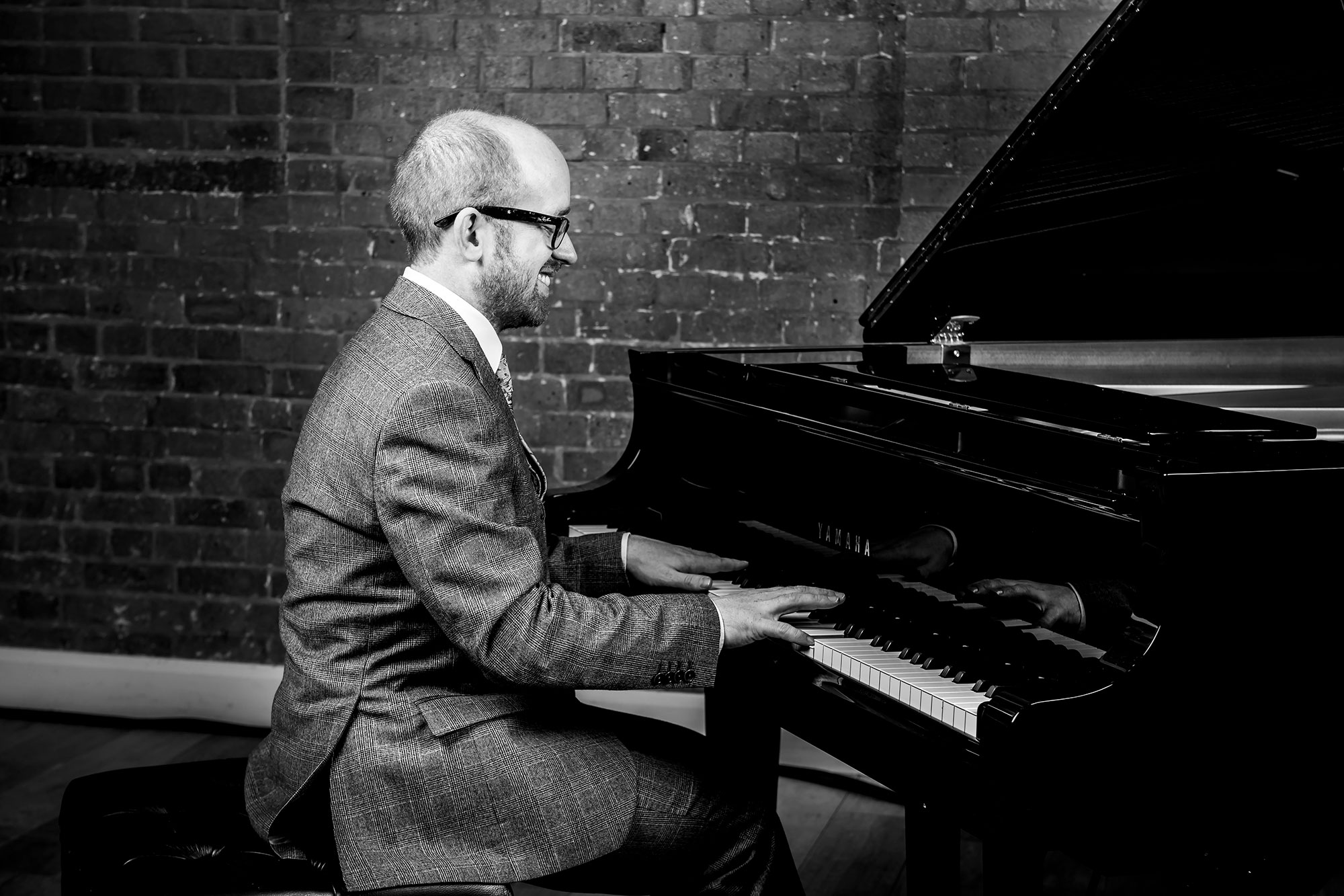 Wedding pianist - with a huge range of classical, jazz and film music for your ceremony available in combination with a cellist, trumpeter or vocalist