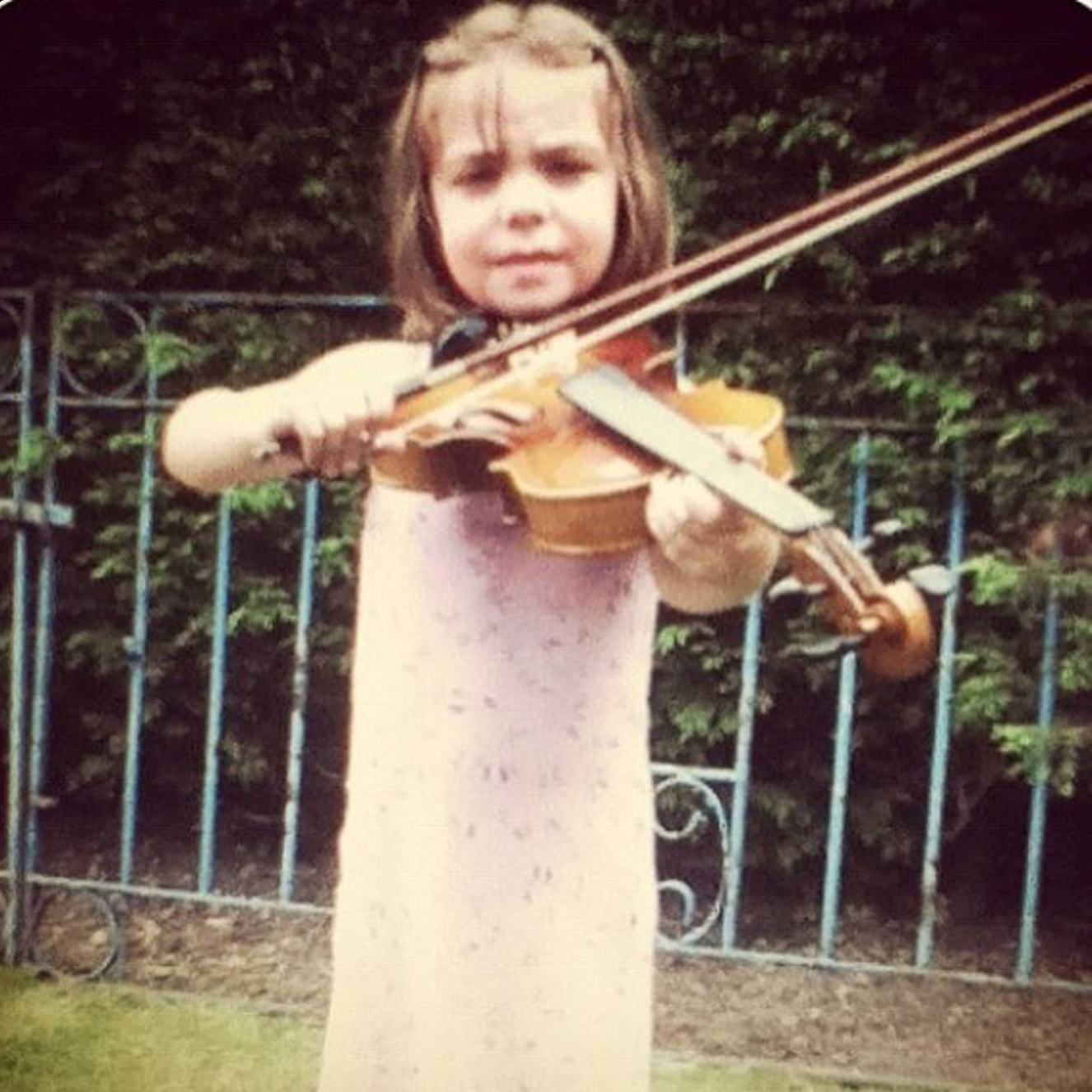 Jordan Earnshaw (violin)